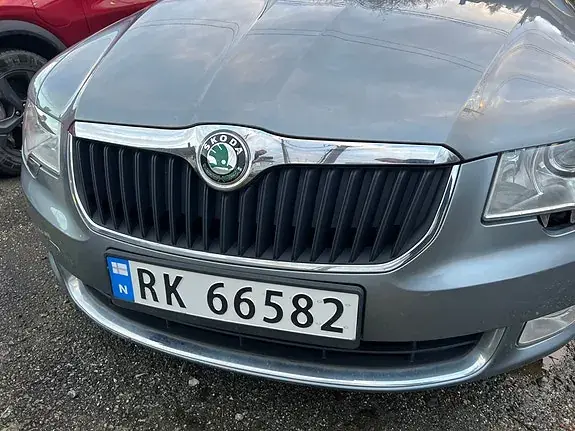 Skoda Superb 2013 photo 3