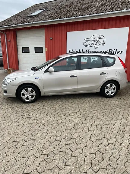 Hyundai I30 2010 photo 2