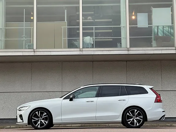 Volvo V60 2020 photo 2