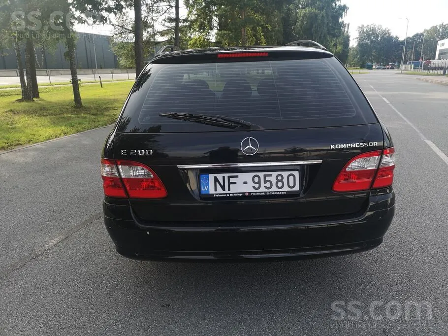 Mercedes-Benz E200 2003 photo 5