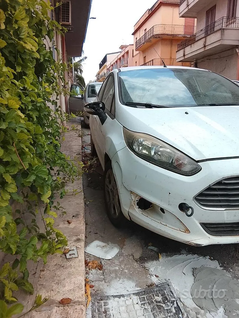 Ford Fiesta 2013 photo 3