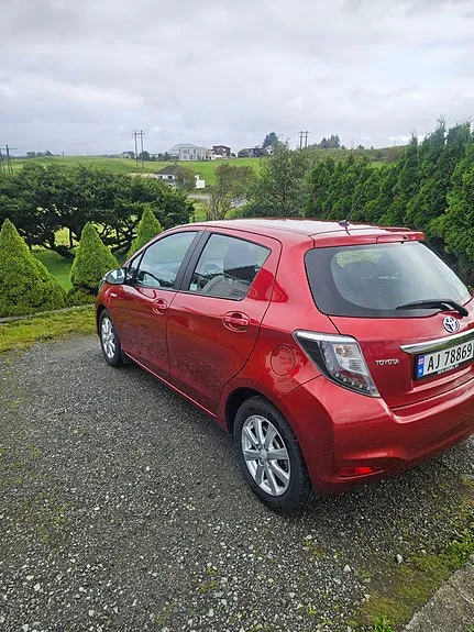 Toyota Yaris 2013 photo 3