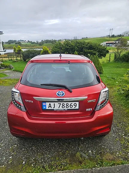Toyota Yaris 2013 photo 5