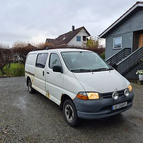 Toyota Hiace 2001 photo 2