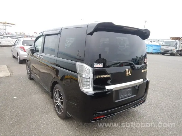 Honda Stepwagon 2013 photo 3