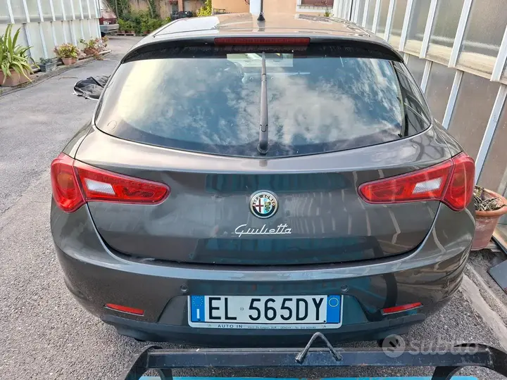 Alfa Romeo Giulietta 2012 photo 5