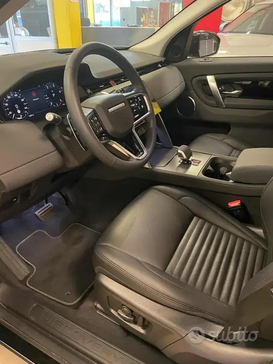 Land Rover Discovery Sport 2025 photo 4