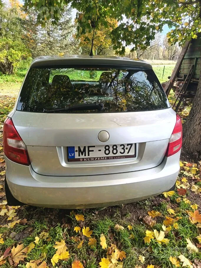 Skoda Fabia 2011 photo 5