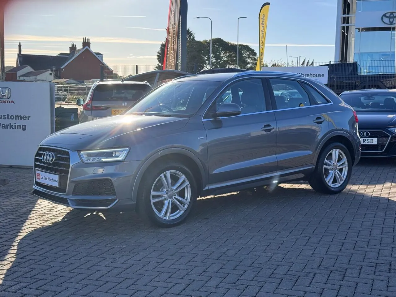 Audi Q3 2018 photo 3