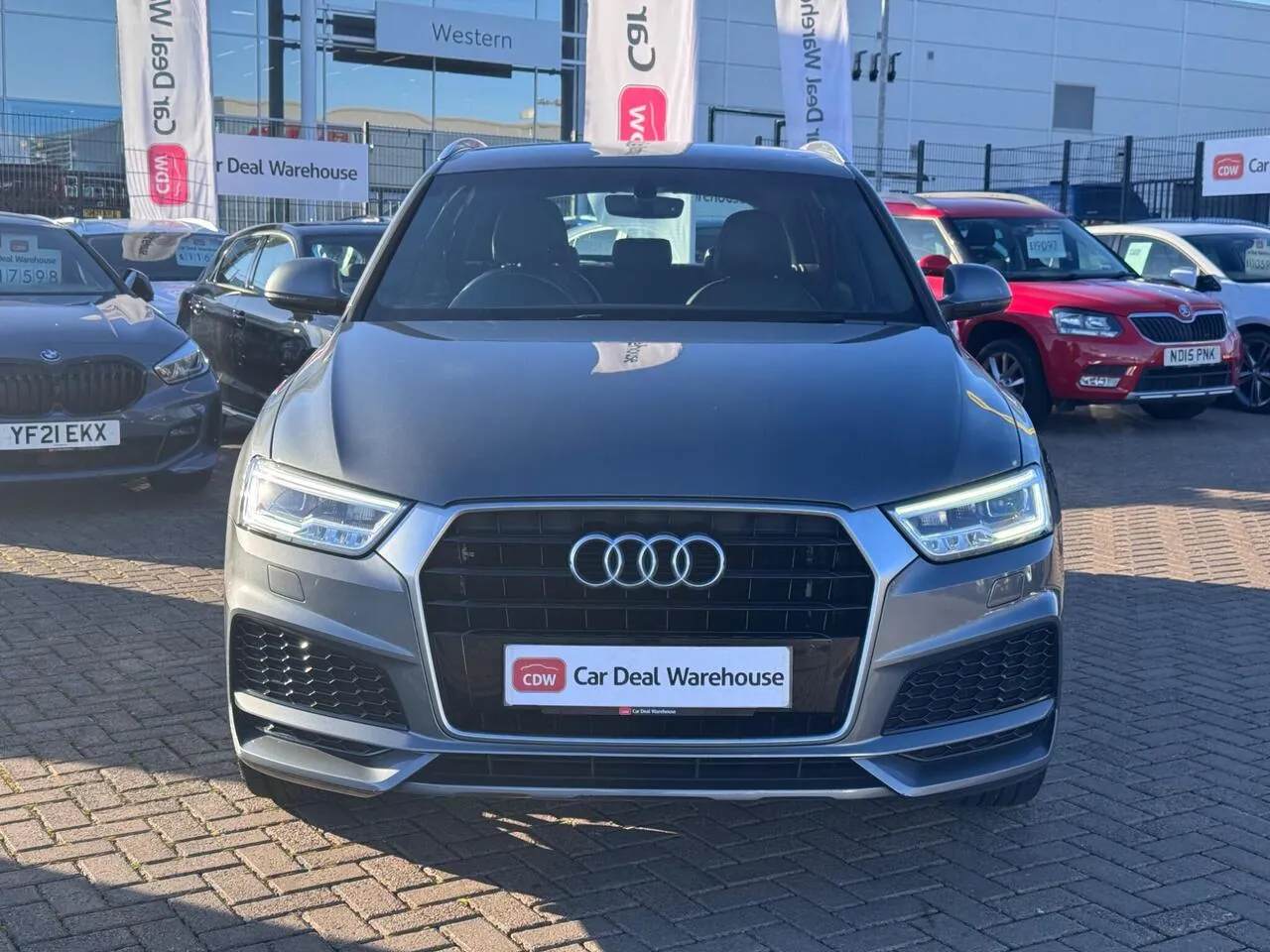 Audi Q3 2018 photo 2