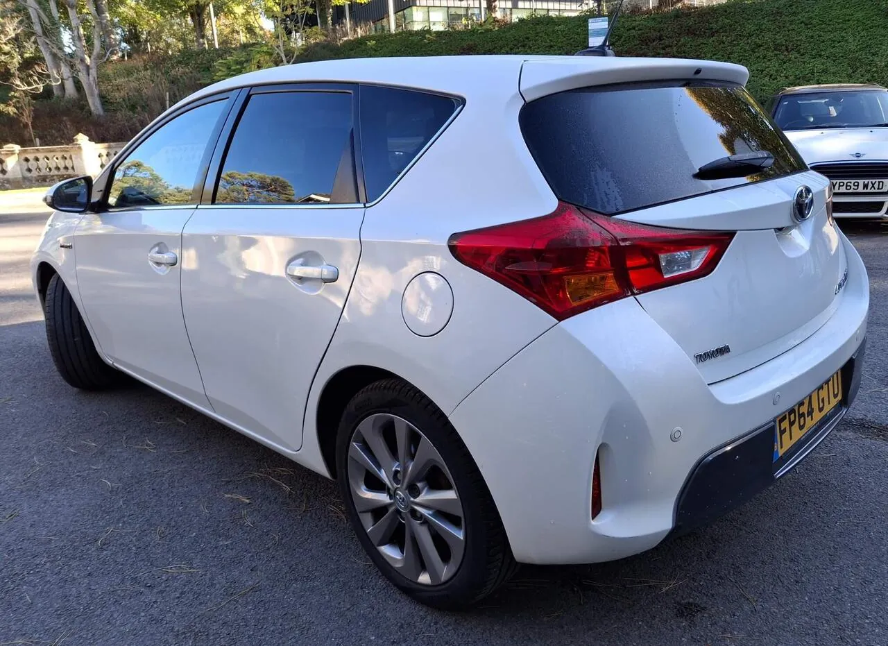 Toyota Auris 2014 photo 2