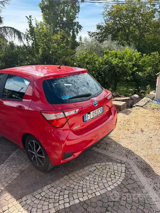 Toyota Yaris 2018 photo 3