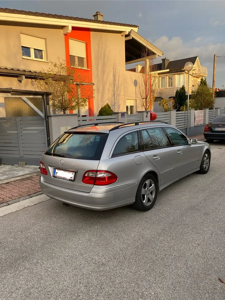 Mercedes-Benz Eklasse 2005 photo 3