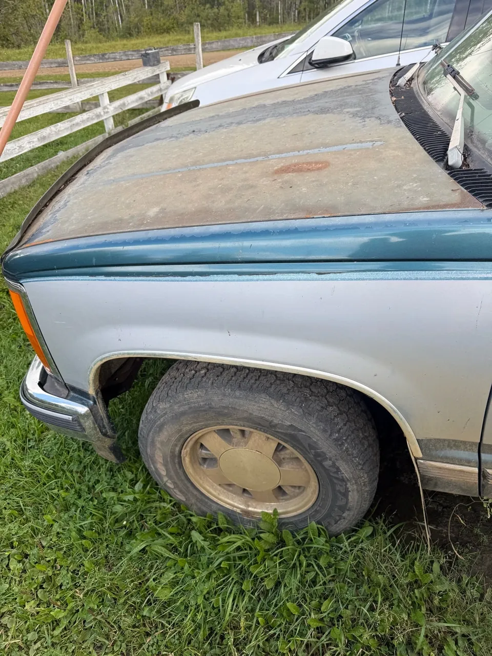 GMC Suburban 1993 photo 3