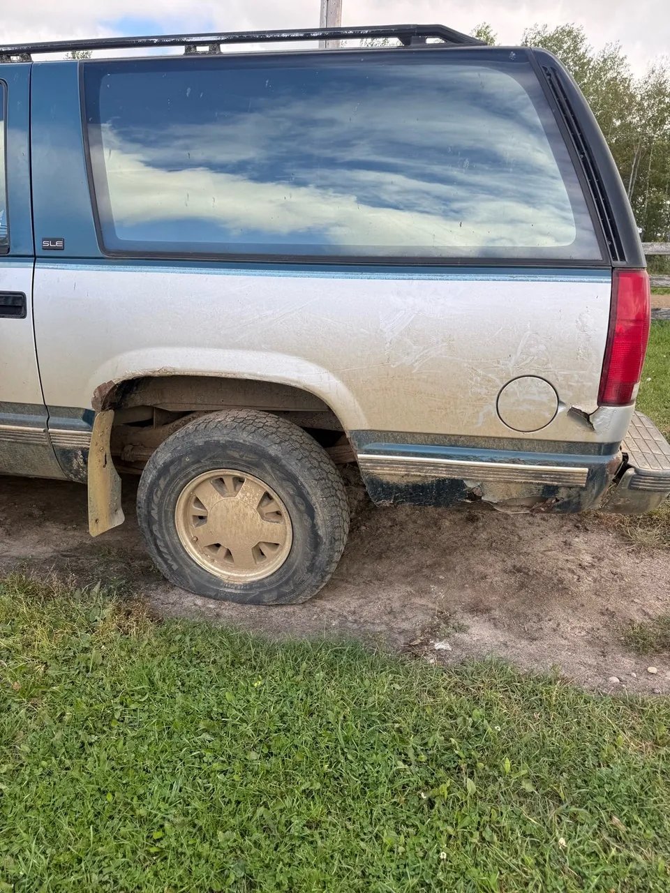 GMC Suburban 1993 photo 4