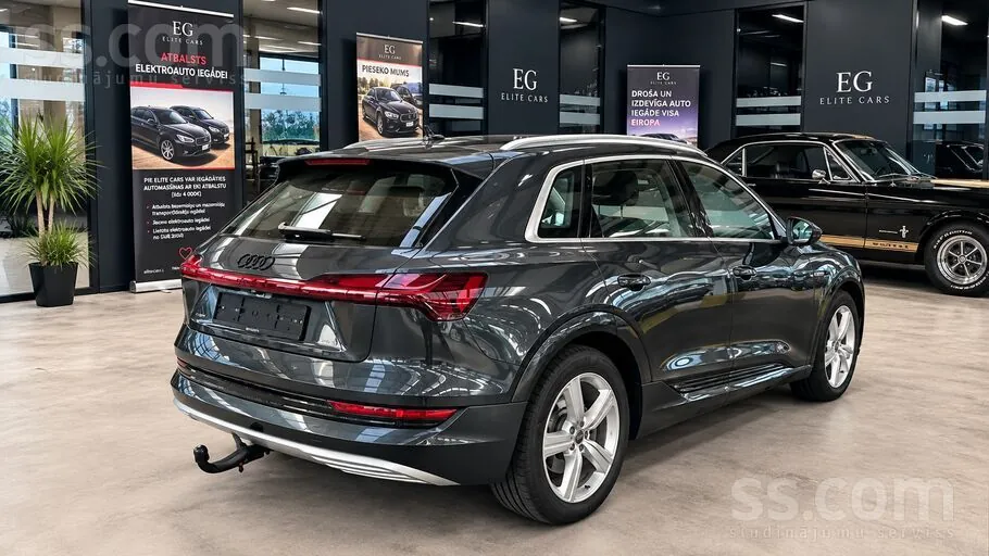 Audi E-Tron 2020 photo 2