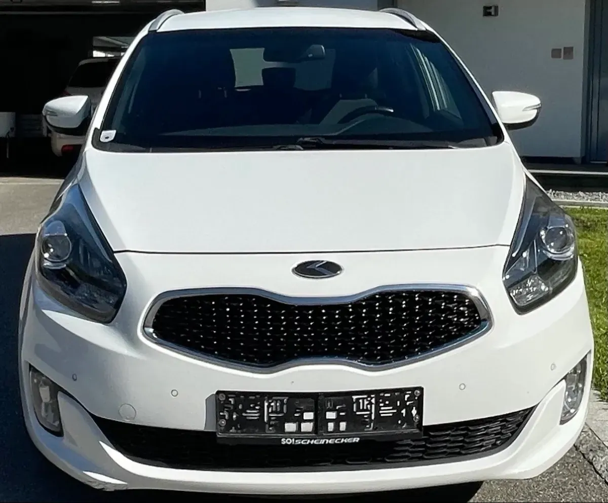 Kia Carens 2013 photo 2