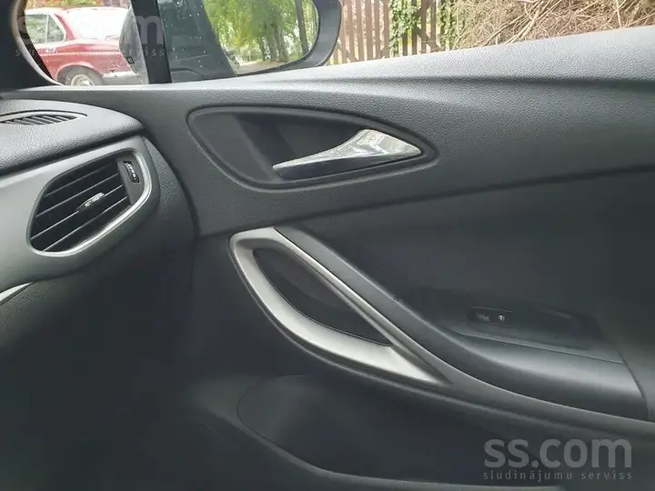 Opel Astra 2021 photo 4