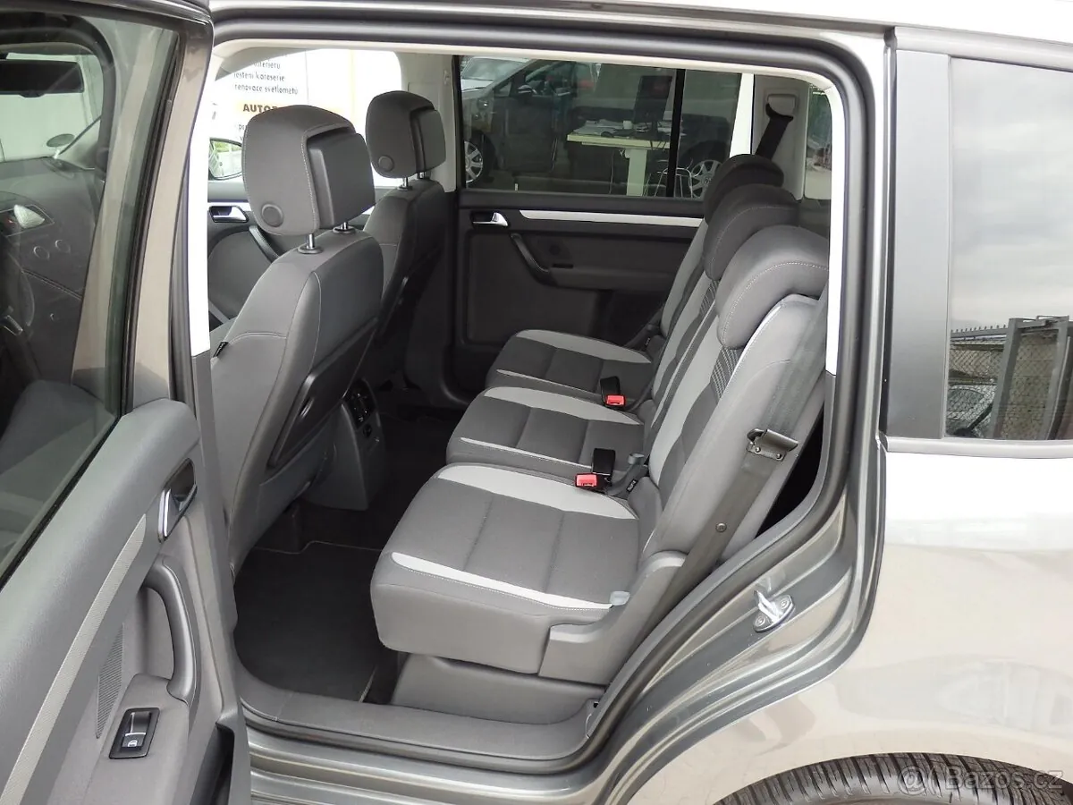 Volkswagen Touran 2013 photo 3