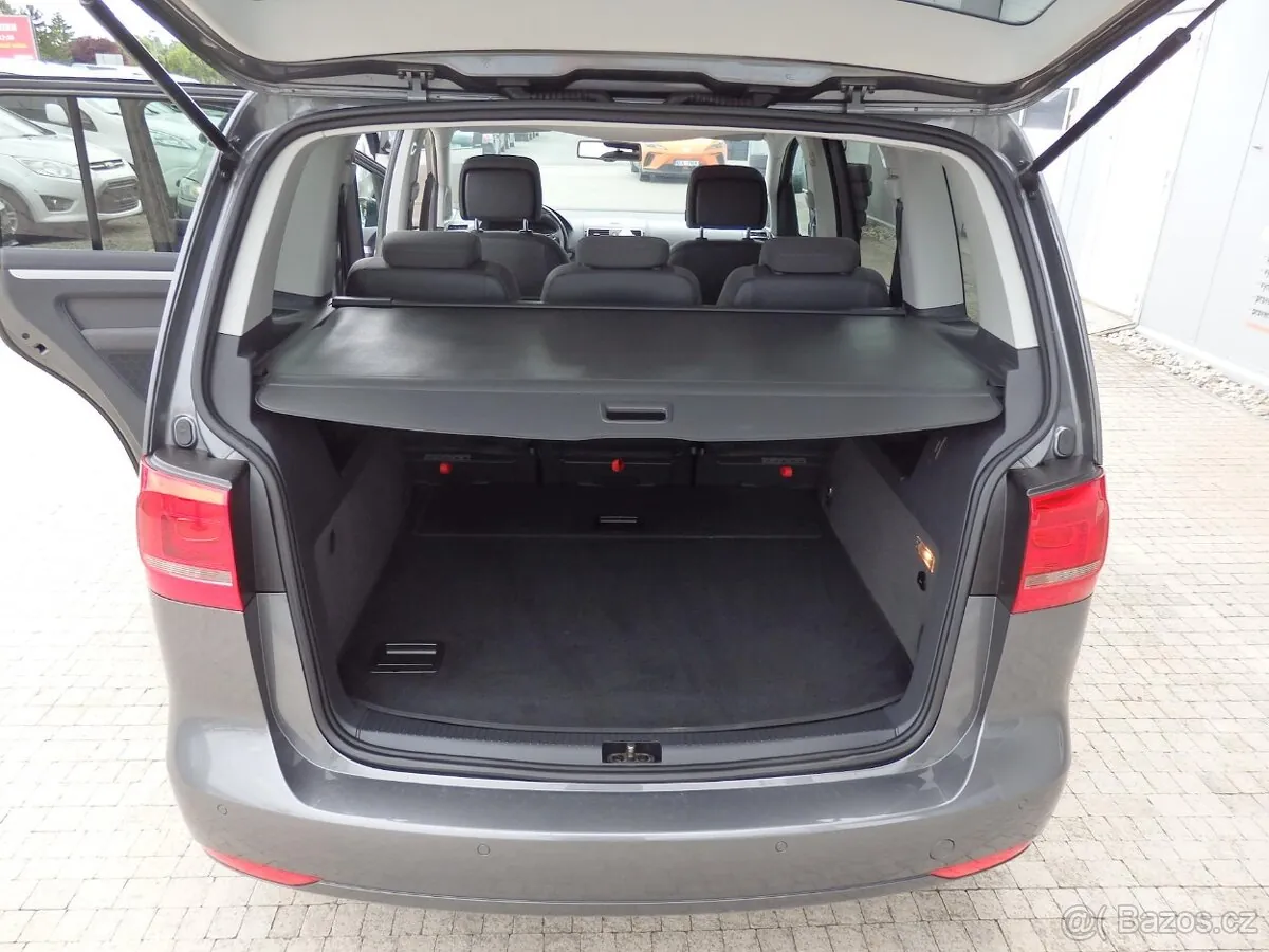Volkswagen Touran 2013 photo 5