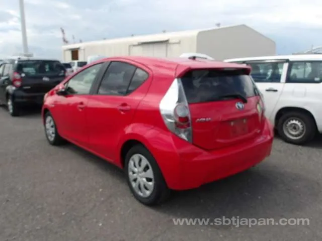 Toyota Aqua S 2012 photo 3