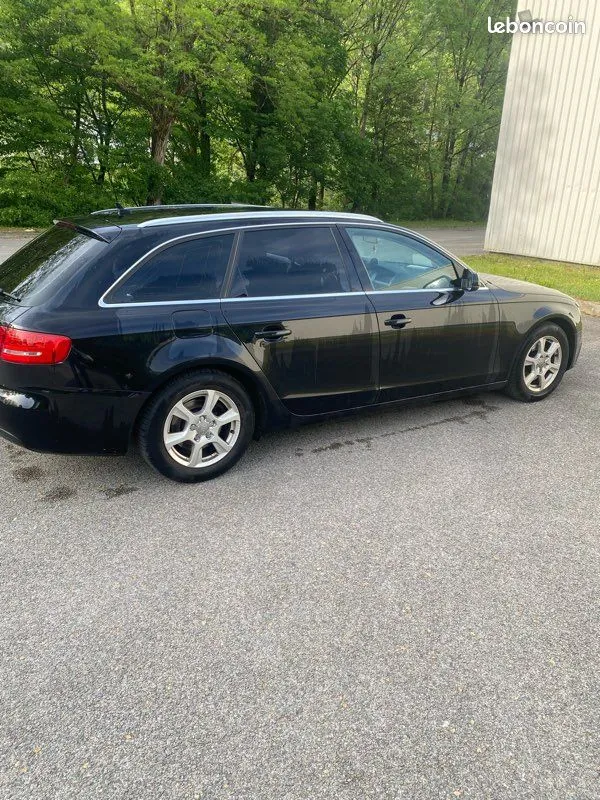 Audi A4 2011 photo 3