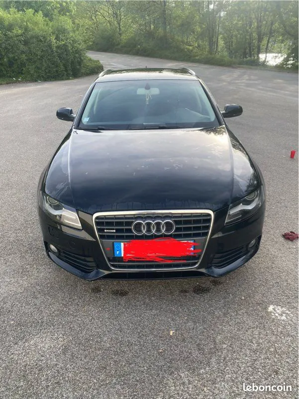Audi A4 2011 photo 2