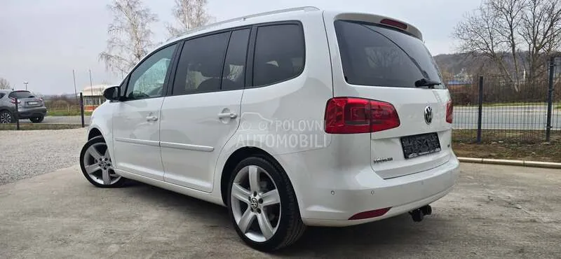 Volkswagen Touran 2012 photo 5