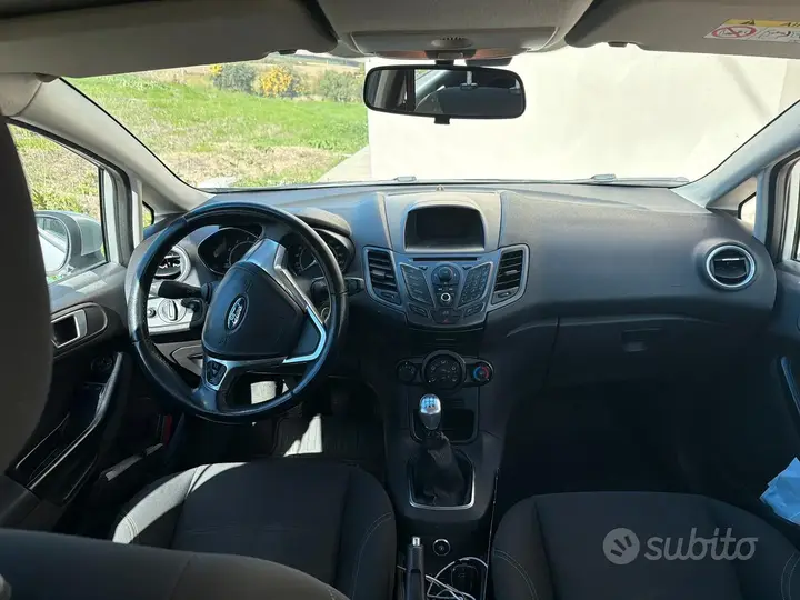 Ford Fiesta 2015 photo 4