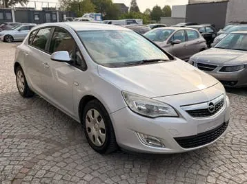 Opel Astra 2009 photo 2
