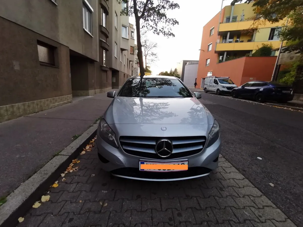 Mercedes-Benz A-Class 2012 photo 3