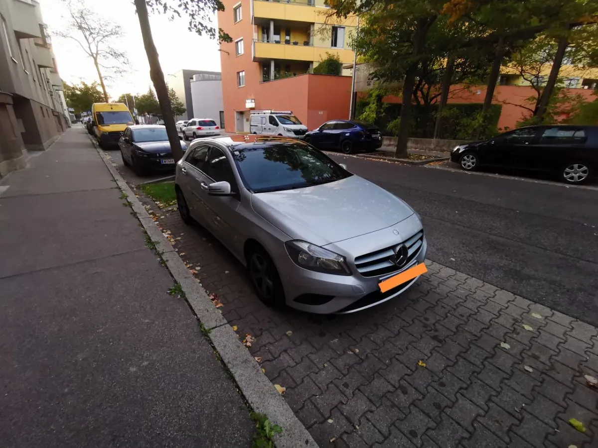 Mercedes-Benz A-Class 2012 photo 2