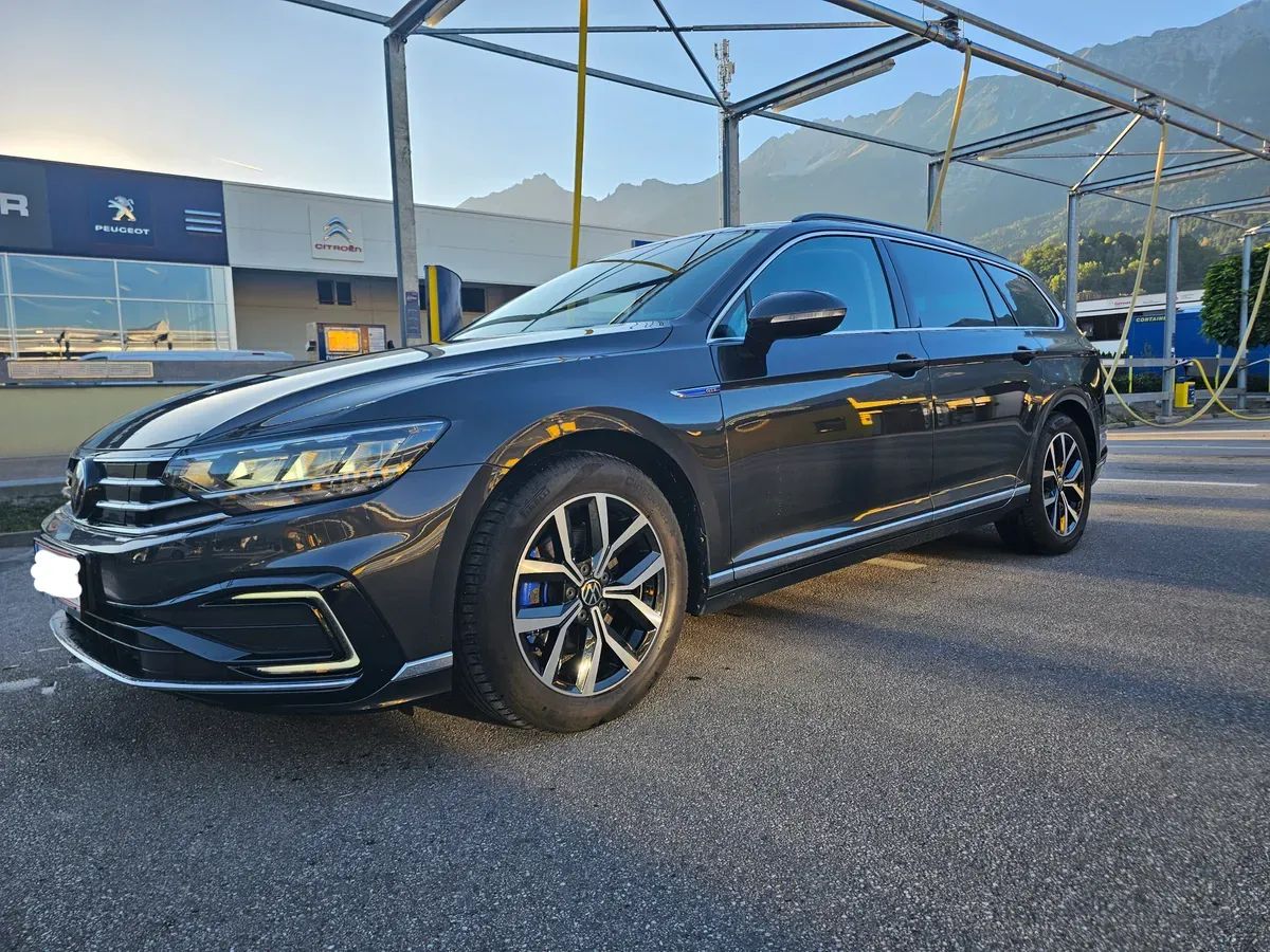 Volkswagen Passat 2022 photo 2