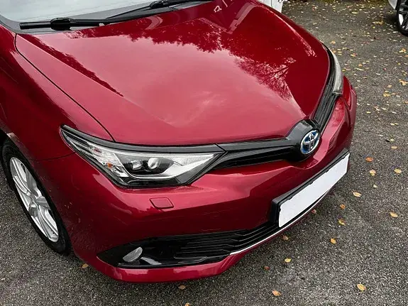 Toyota Auris 2018 photo 2