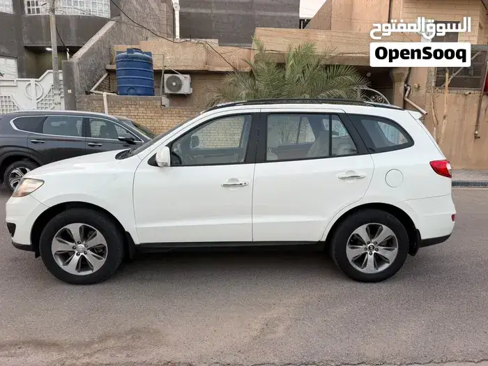 Hyundai Santa Fe 2012 photo 2