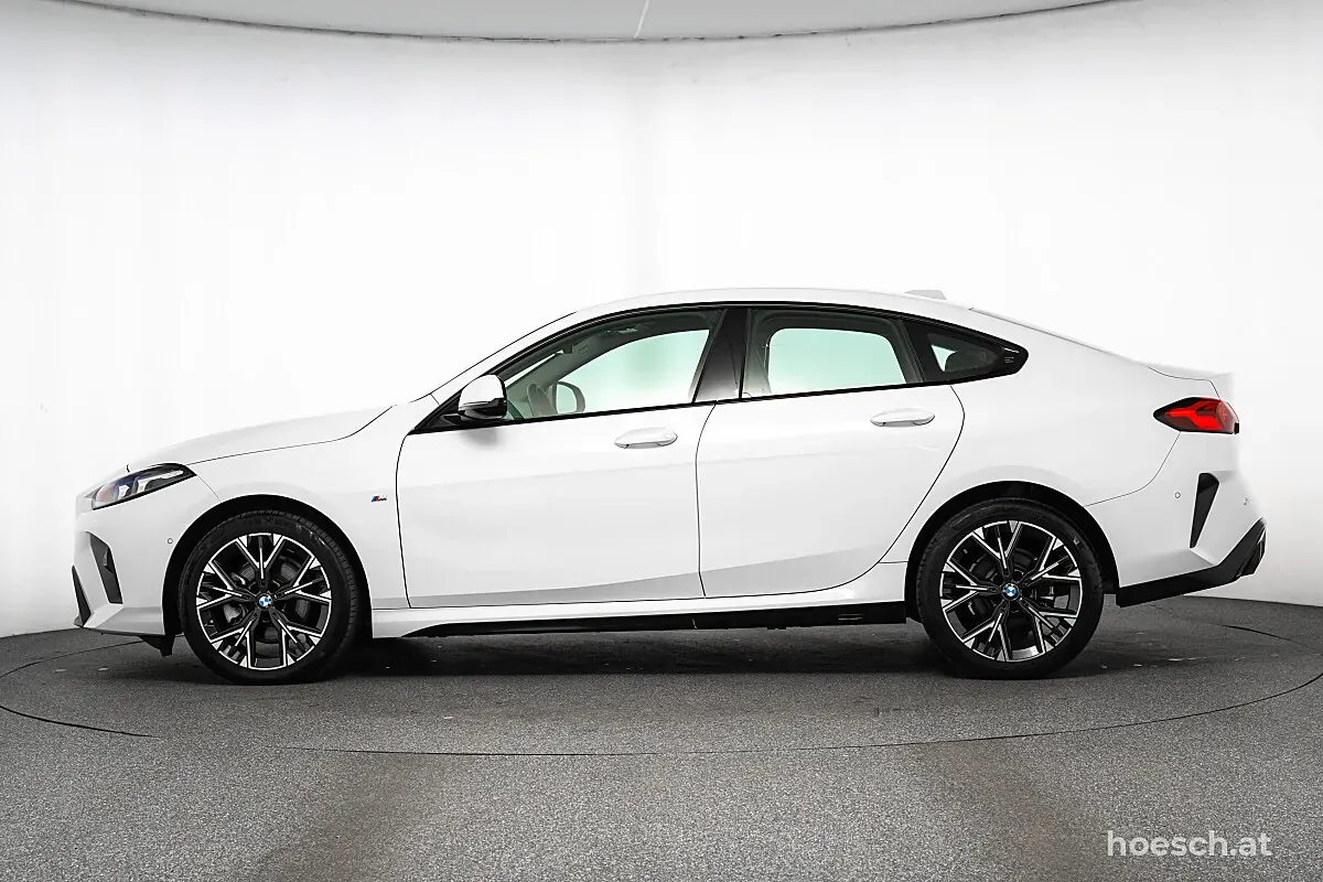 BMW 2 Series 2025 photo 3