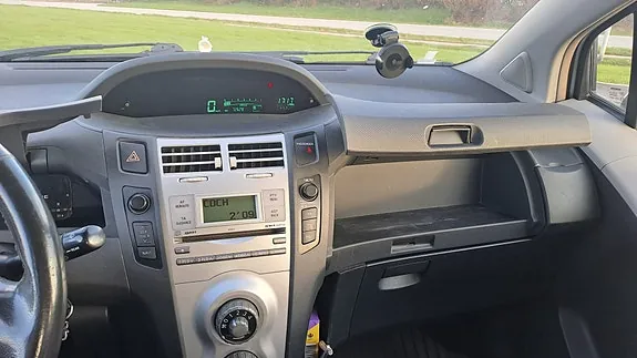 Toyota Yaris 2006 photo 4