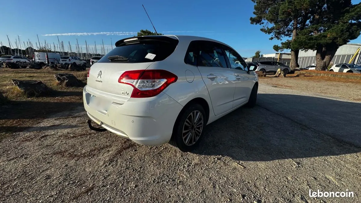 Citroen C4 2013 photo 3