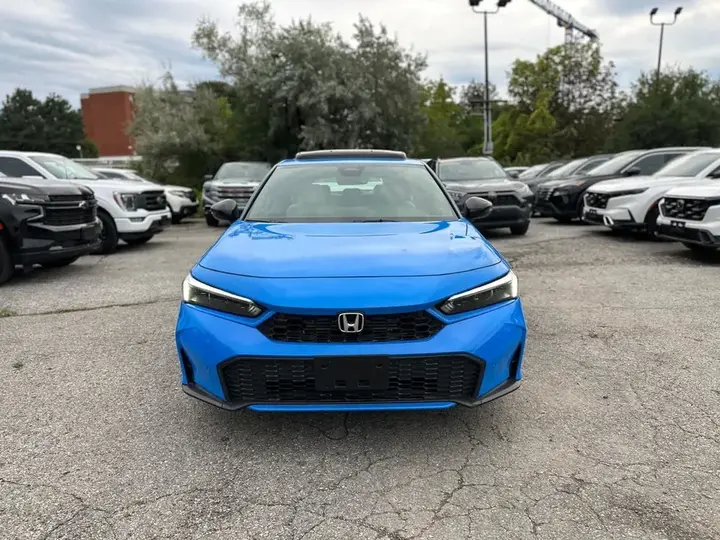 Honda Civic 2026 photo 2