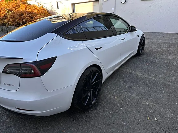 Tesla Model 3 2020 photo 3
