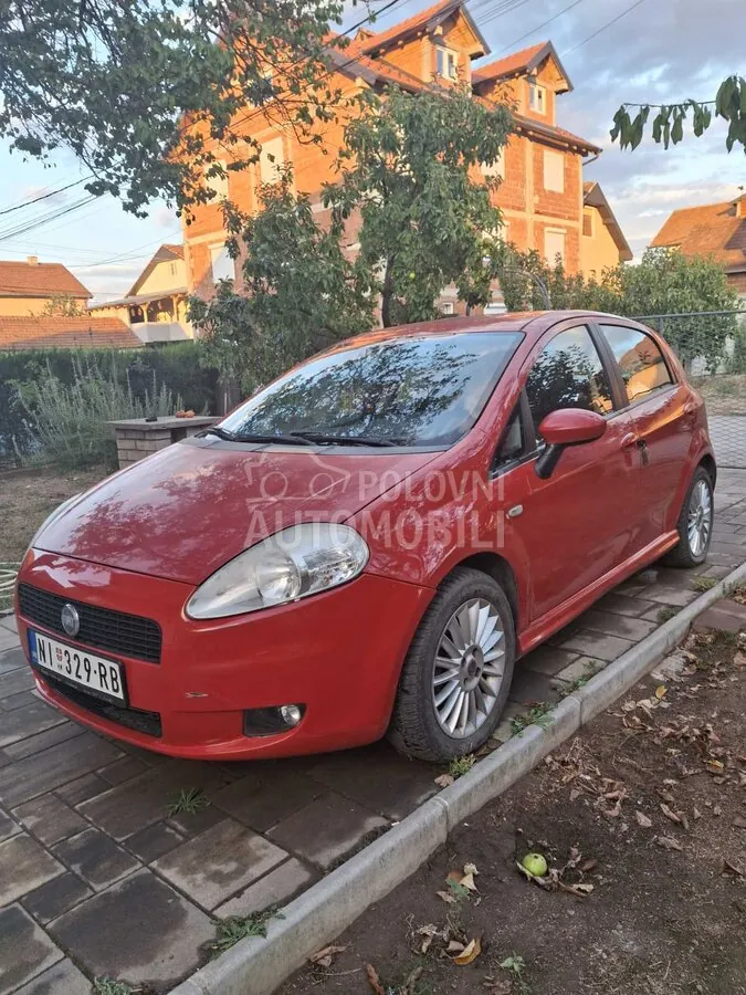 Fiat Grande Punto 2007 photo 2