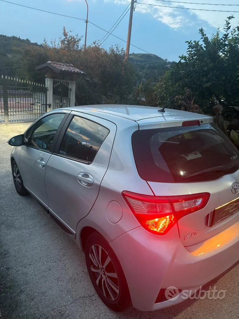 Toyota Yaris 2017 photo 3