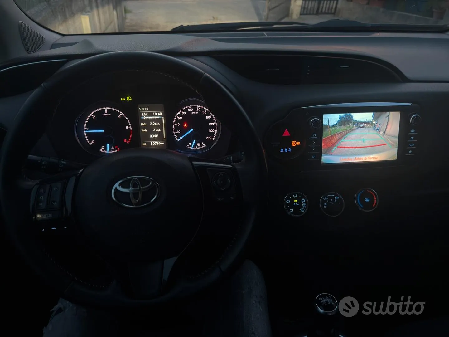 Toyota Yaris 2017 photo 5