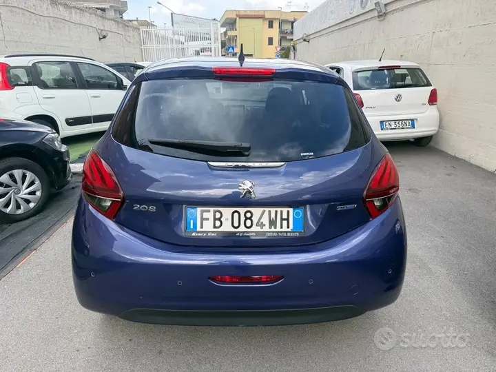 Peugeot 208 2015 photo 5