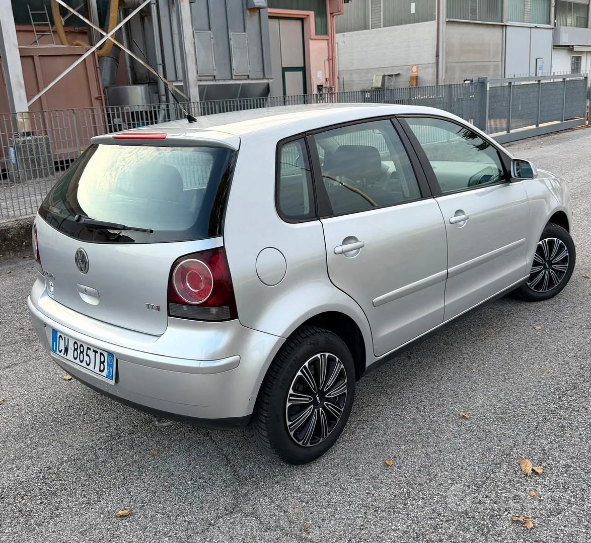 Volkswagen Polo 2005 photo 3