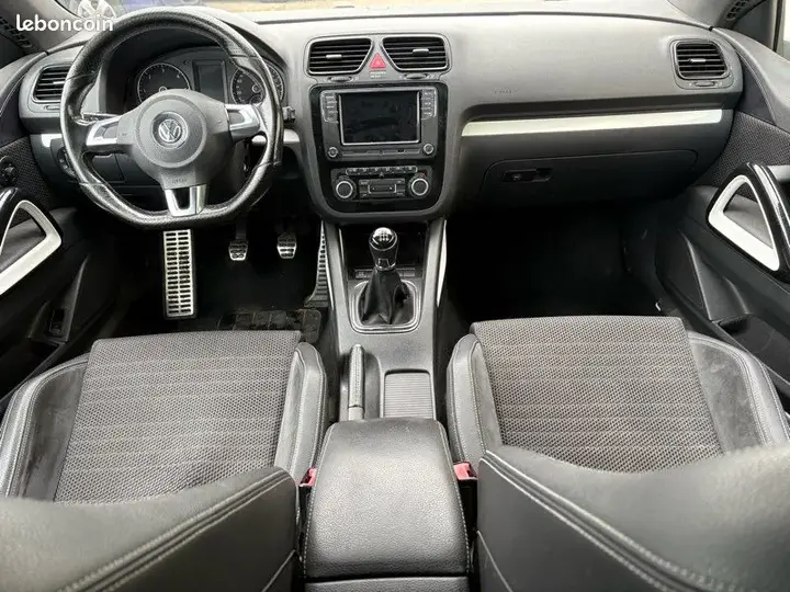 Volkswagen Scirocco 2009 photo 2