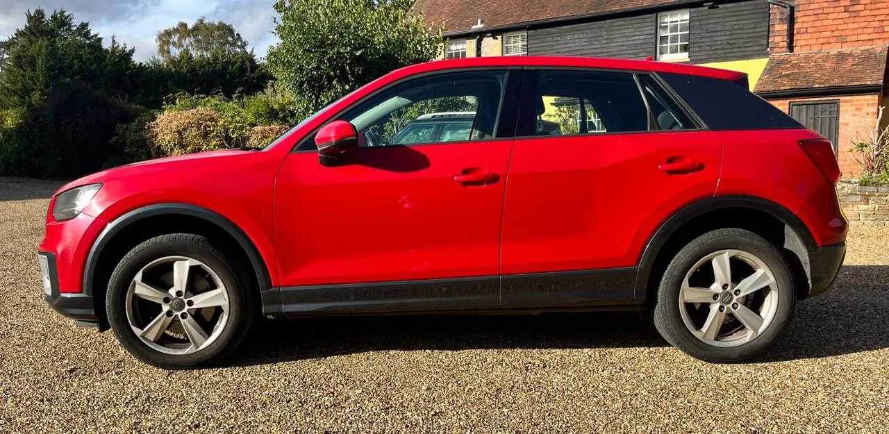 Audi Q2 2017 photo 2