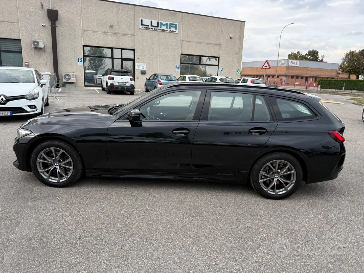 BMW 318 2022 photo 2