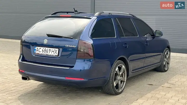Skoda Octavia 2009 photo 2