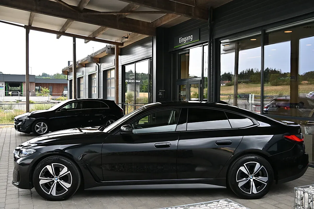 BMW 4 Series 2022 photo 2